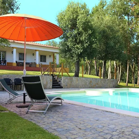 In Caldas Da Rainha With Pool, Cleaning Included *