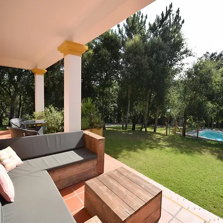 In Caldas Da Rainha With Pool, Cleaning Included Salir de Matos