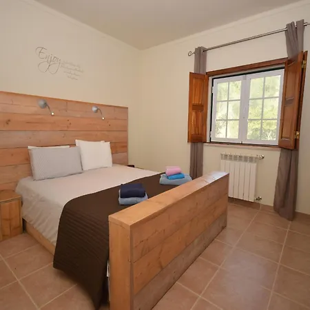 In Caldas Da Rainha With Pool, Cleaning Included * Salir de Matos